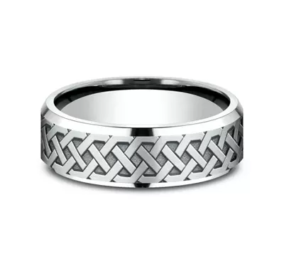 Celtic Love Knot Beveled Edge Comfort Fit Band (7mm)