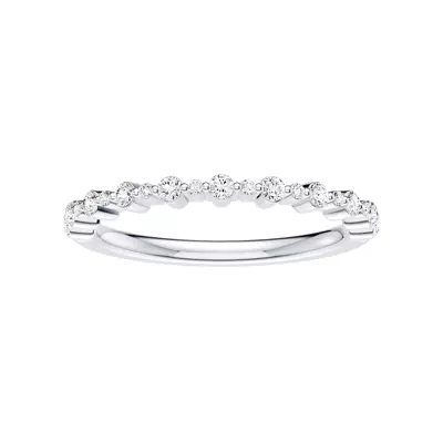 Classic Alternating-Sized Diamond Band (0.25 ct. tw.)