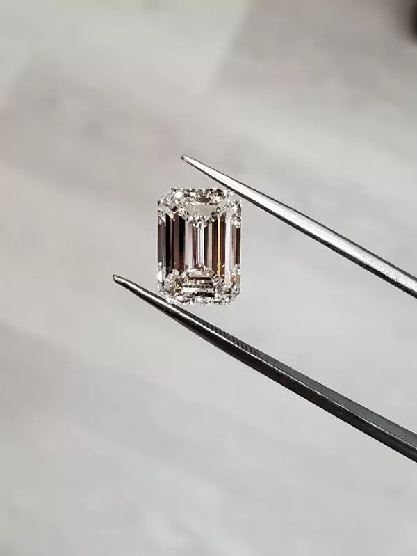 4.01 Carat · I · VVS2 Rare Carat Ideal Cut