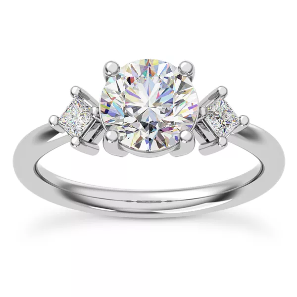 Princesa Three-Stone Engagement Ring