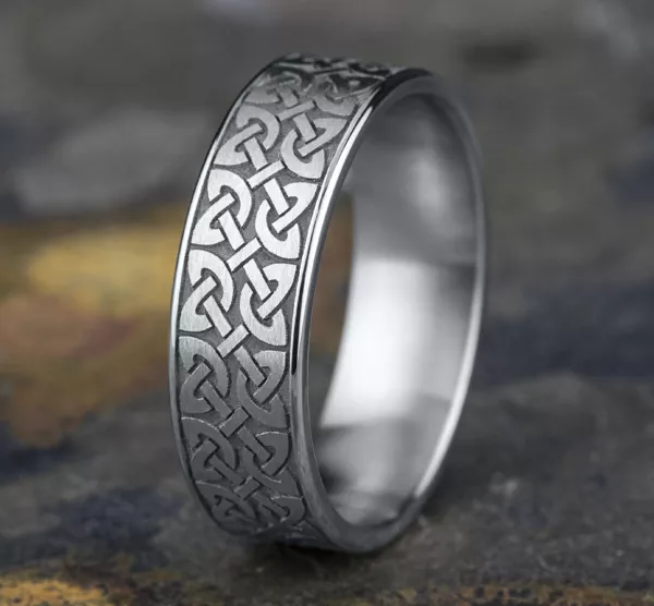Celtic Knotwork Flat Comfort-Fit Band (7mm)