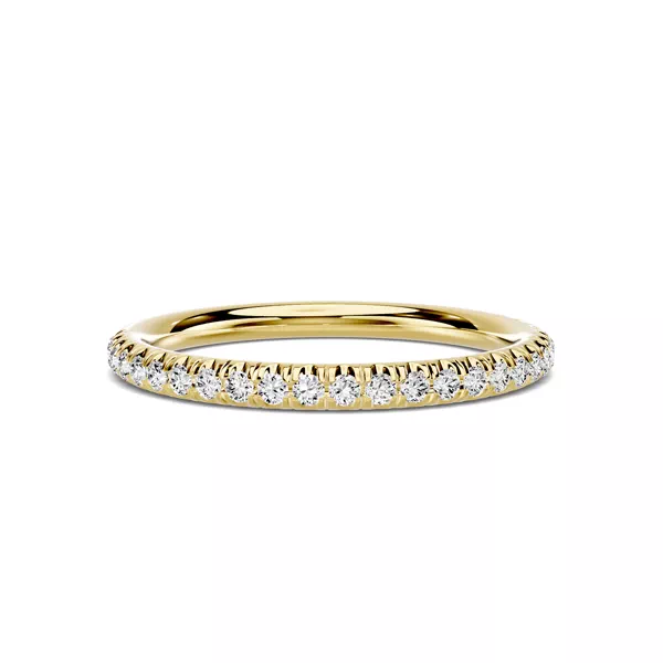 Elaris Pavé Wedding Band