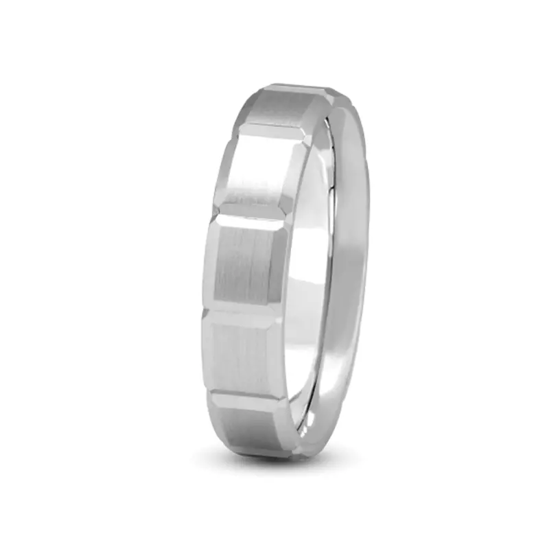 18K White Gold Step Cut Carved Men'S Band (5Mm)