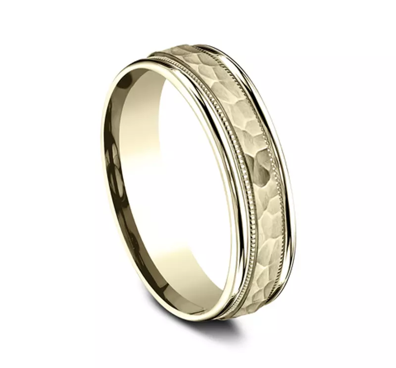 14K Yellow Gold Hammered Center Drop Edge Milgrain Comfort-Fit Band (6mm)