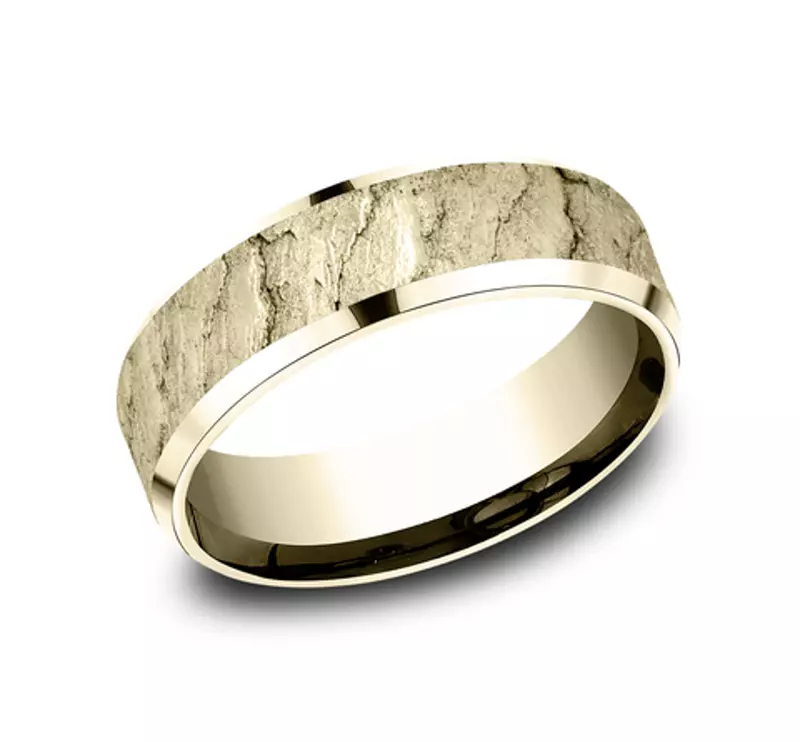 14K Yellow Gold Obsidian Texture Beveled Edge Comfort Fit Band (7mm)
