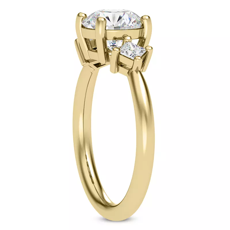 14K Yellow Gold Princesa Three-Stone Engagement Ring