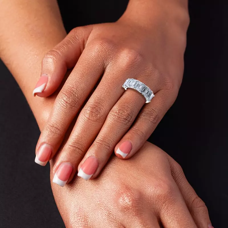 18K White Gold Emerald Cut Diamond 7 Stone Ring (5.00 ct. tw.)