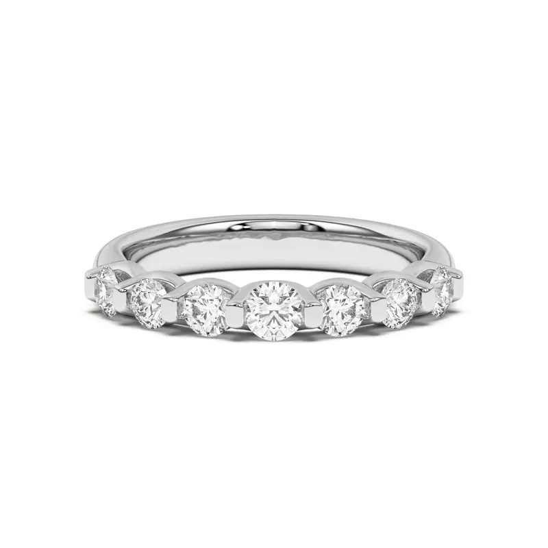 14K White Gold Uma Graduated Diamond Band