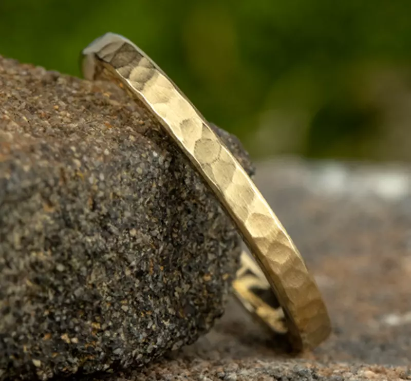 14K Yellow Gold Satin Hammered Band (2mm)