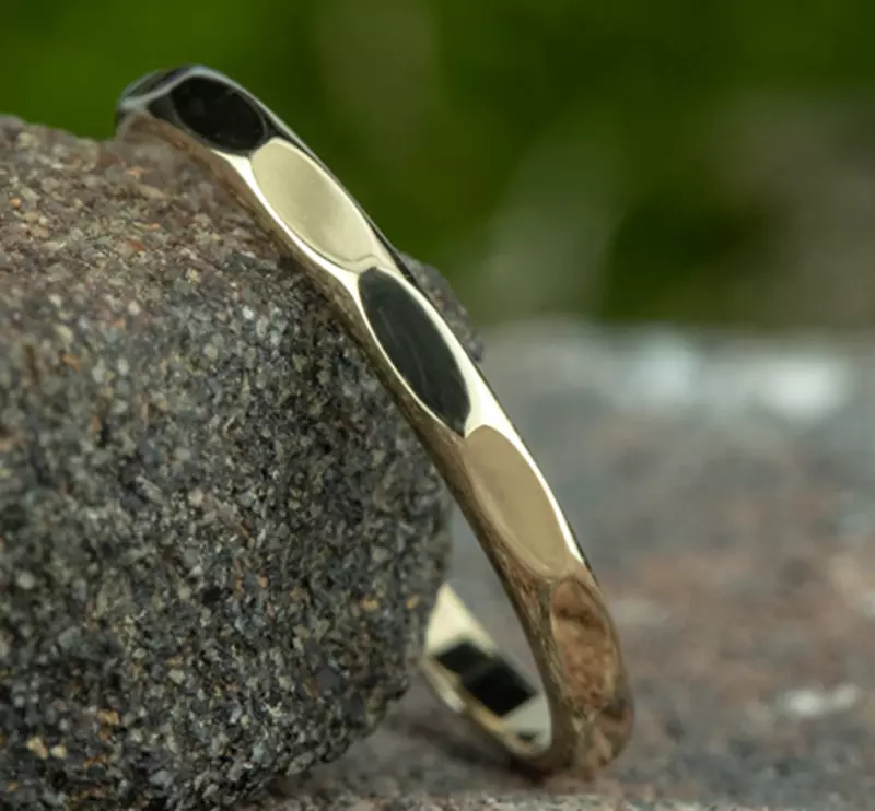 14K Yellow Gold Polished Faceted Band (2mm)