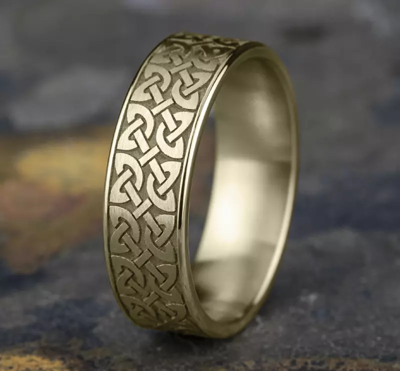14K Yellow Gold Celtic Knotwork Flat Comfort-Fit Band (7mm)