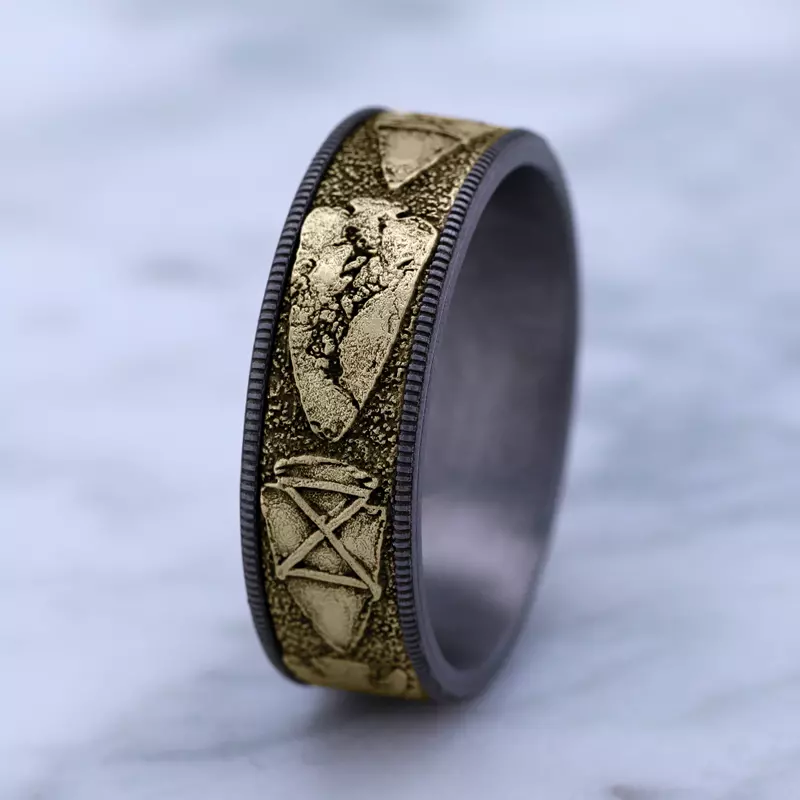 Yellow Gold 14k & Tantalum Arrowstone Two-Tone Comfort-Fit Band (7.5mm)