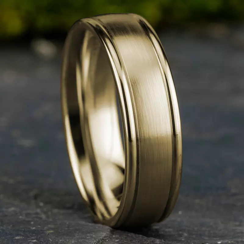 14K Yellow Gold Satin Center Polished Edge Comfort-Fit Band (6.5mm)