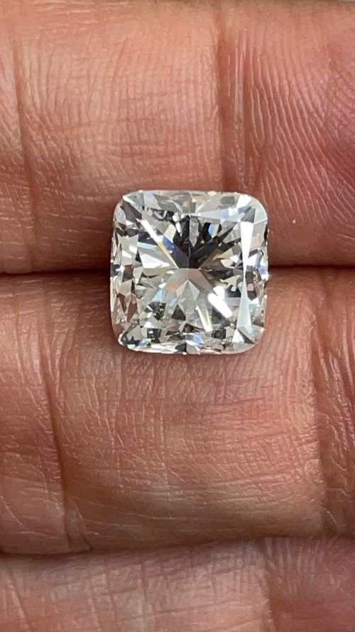 5.01ct I SI1 Very Good Cut Cushion Diamond