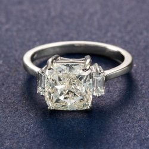 4.01ct K SI1 Very Good Cut Cushion Diamond