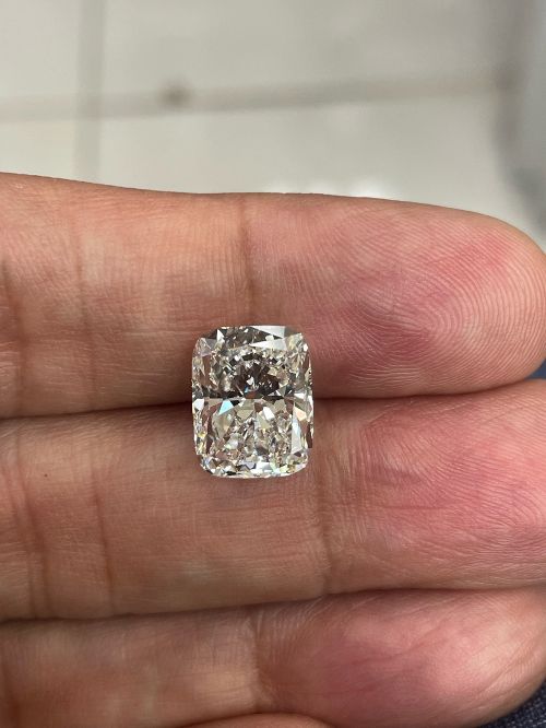 5.49ct H VS2 Very Good Cut Cushion Diamond