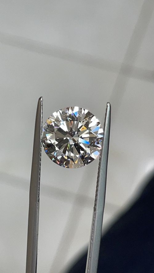 4.57ct D SI2 Rare Carat Ideal Cut Round Diamond