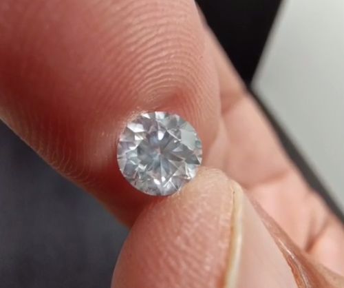 0.90ct F SI2 Very Good Cut Round Diamond