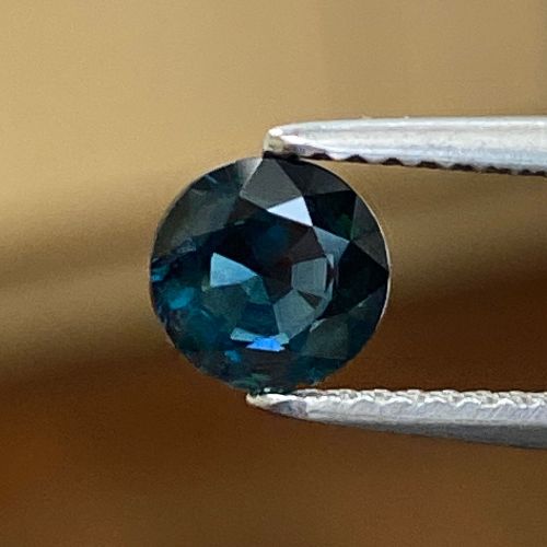 0.91 Carat Green Round Sapphire