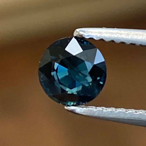 0.90 Carat Green Round Sapphire