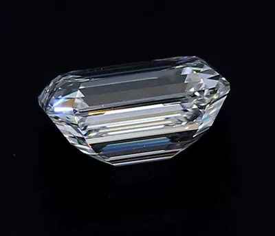 0.90ct E VS2 Excellent Cut Emerald Diamond