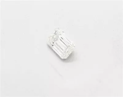 0.90ct J VS2 Excellent Cut Emerald Diamond