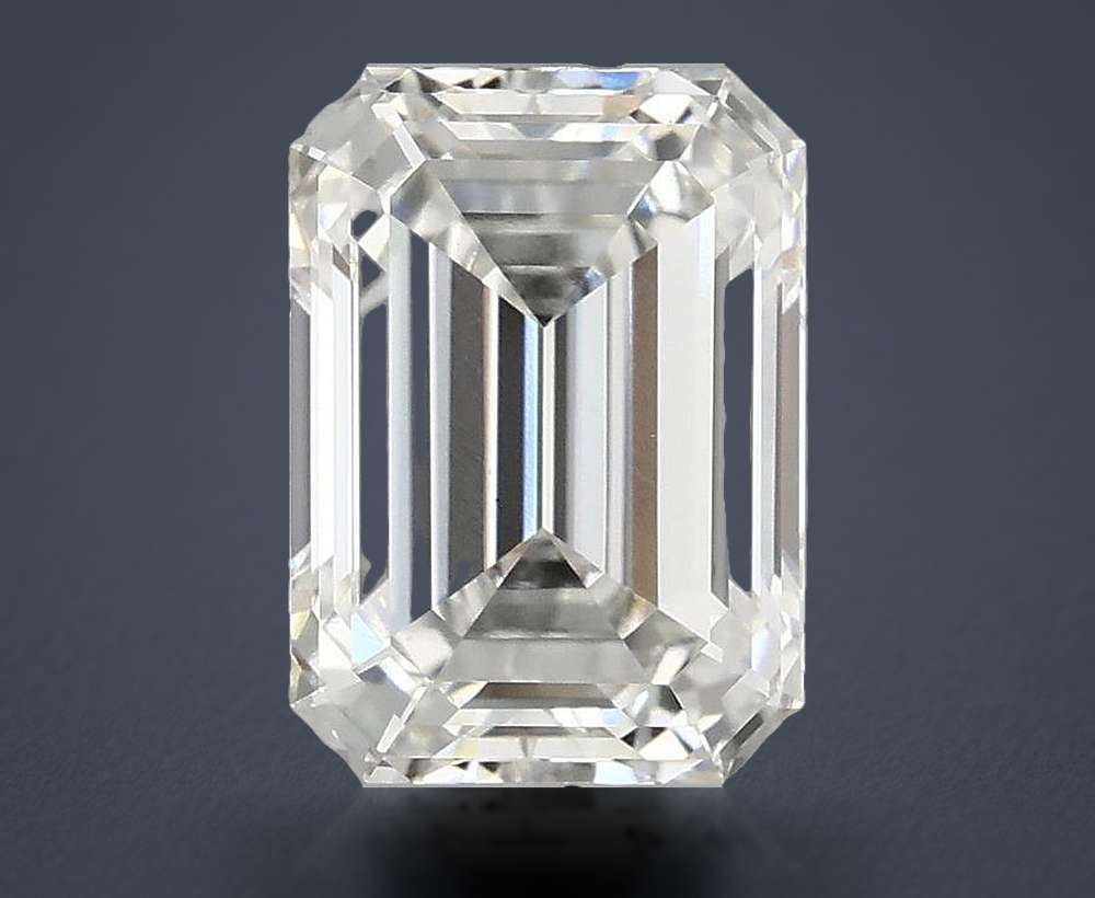 3.32 Carat · F · VS1 Rare Carat Ideal Cut
