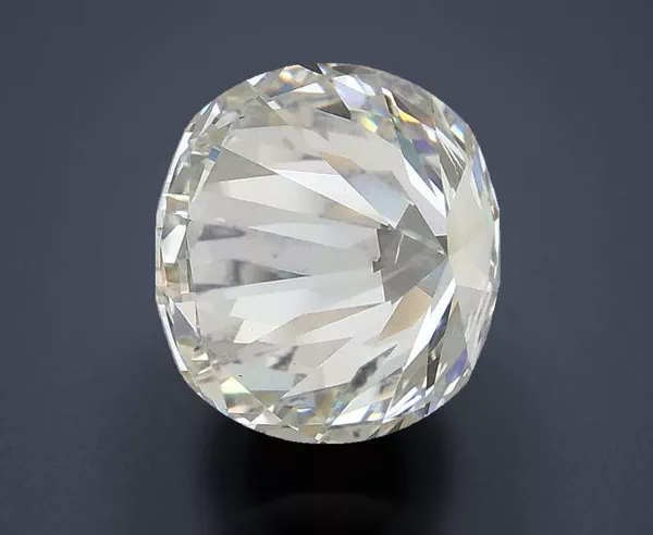 3.77 Carat · G · VS1 Rare Carat Ideal Cut