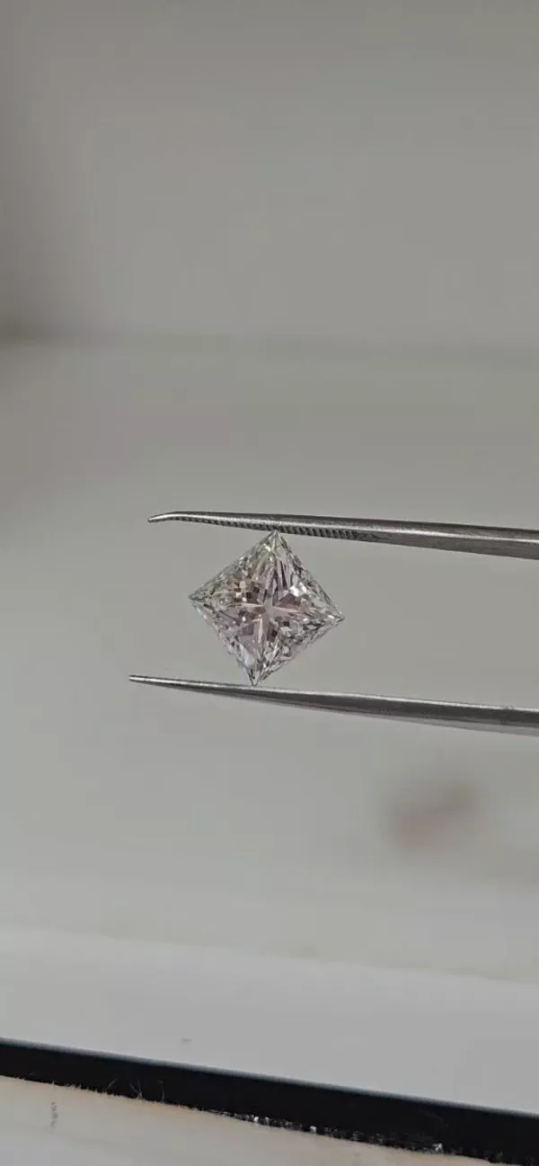 3.03 Carat · G · VS1 very good Cut