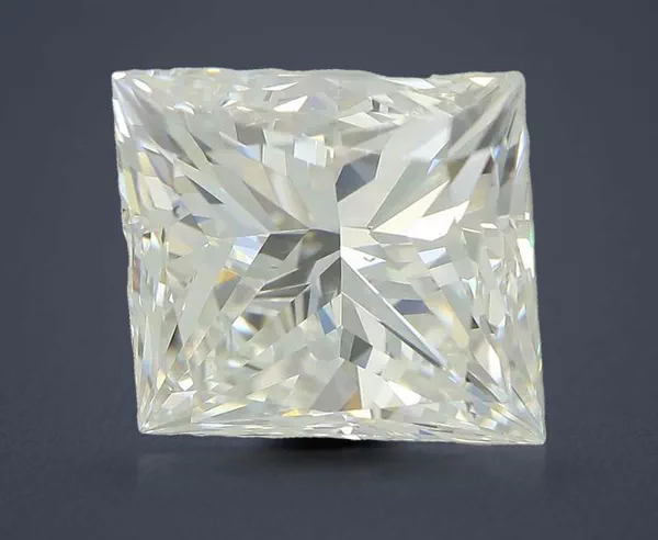 5.01 Carat · G · VVS2 Rare Carat Ideal Cut