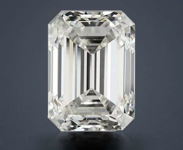 3.53 Carat · G · VS2 Rare Carat Ideal Cut