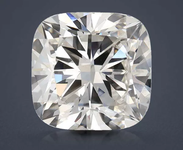 4.7 Carat · H · VS1 Rare Carat Ideal Cut
