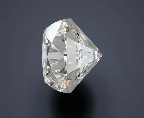 3.69 Carat · G · VS1 Rare Carat Ideal Cut