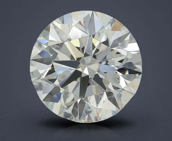 3.9 Carat · G · VS1 Rare Carat Ideal Cut
