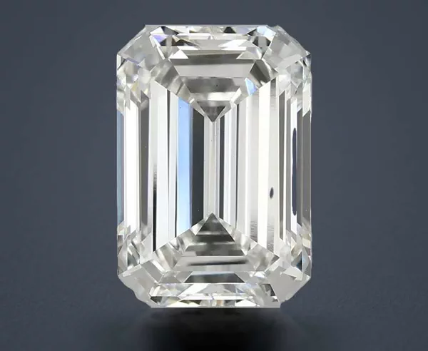 4.01 Carat · G · VS1 Rare Carat Ideal Cut