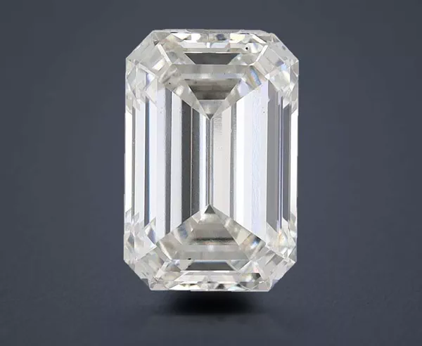 3.22 Carat · G · VS2 Rare Carat Ideal Cut