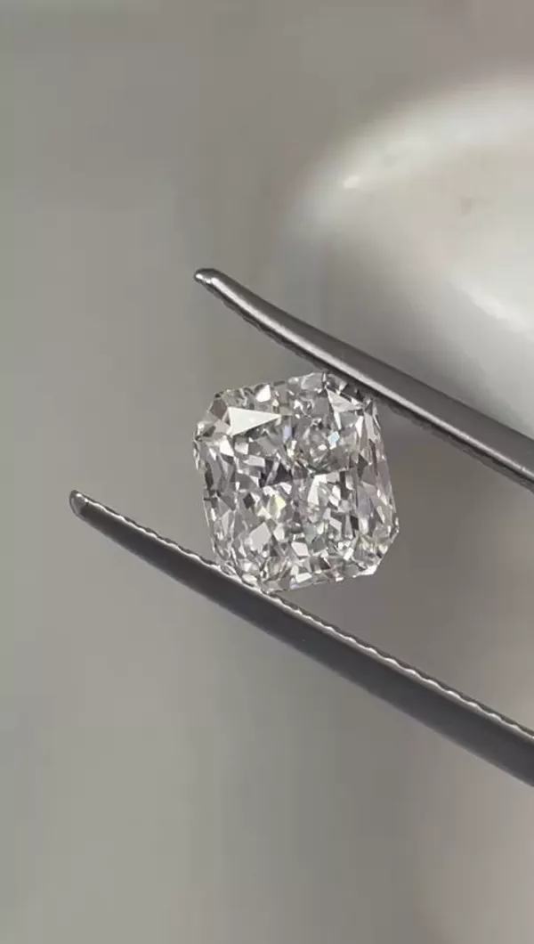 2.09 Carat · D · SI1 very good Cut