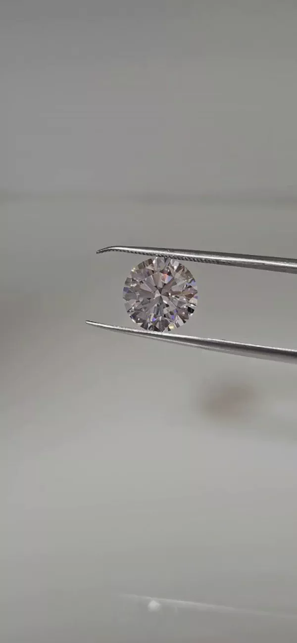 2.5 Carat · D · VVS2 excellent Cut