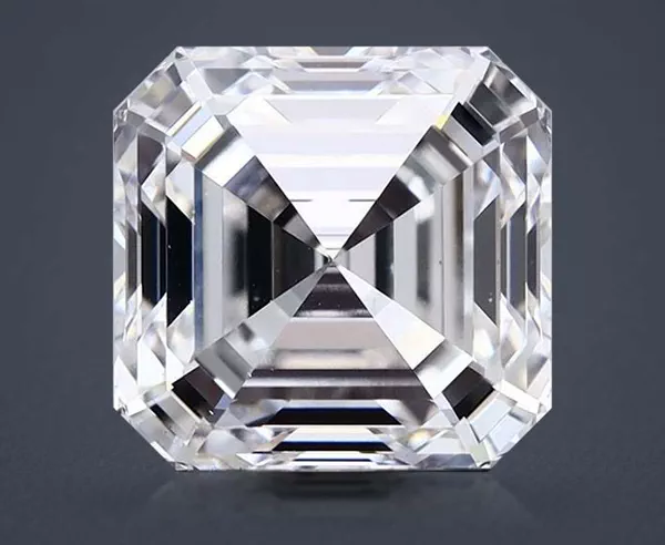 2.8 Carat · E · VS1 Rare Carat Ideal Cut