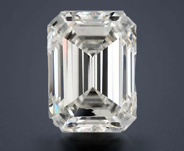 4.01 Carat · G · VS1 Rare Carat Ideal Cut