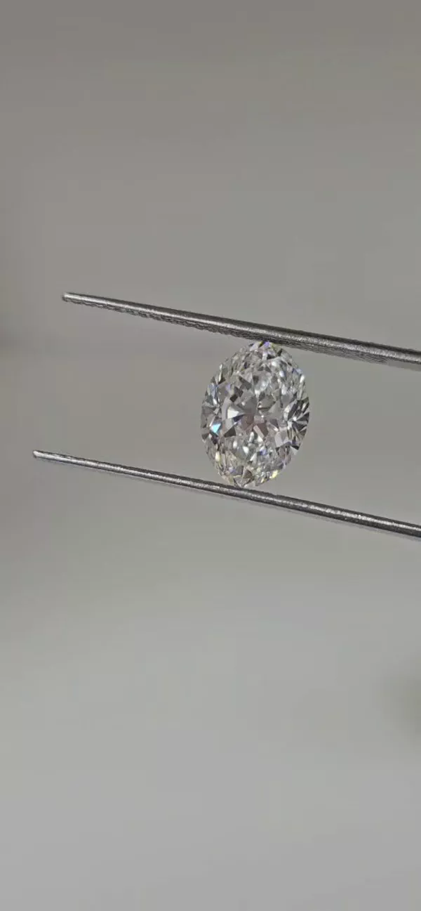 2.2 Carat · G · VS2 Rare Carat Ideal Cut