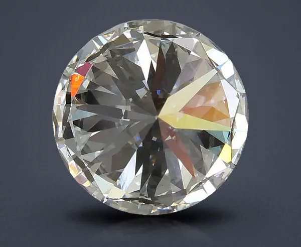 3.79 Carat · G · VS1 Rare Carat Ideal Cut
