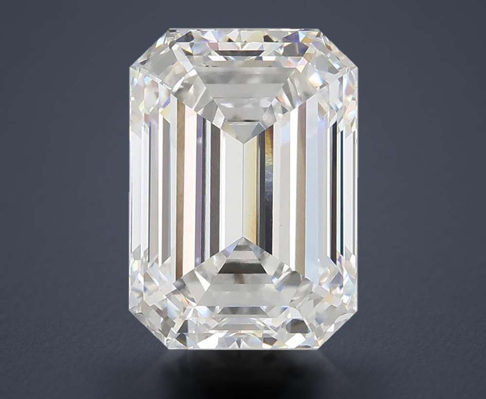 4.26 Carat · E · VVS2 Rare Carat Ideal Cut