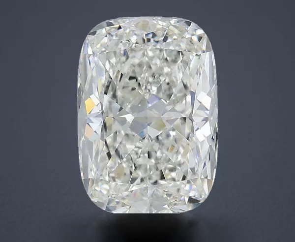 3.69 Carat · G · VVS2 Rare Carat Ideal Cut