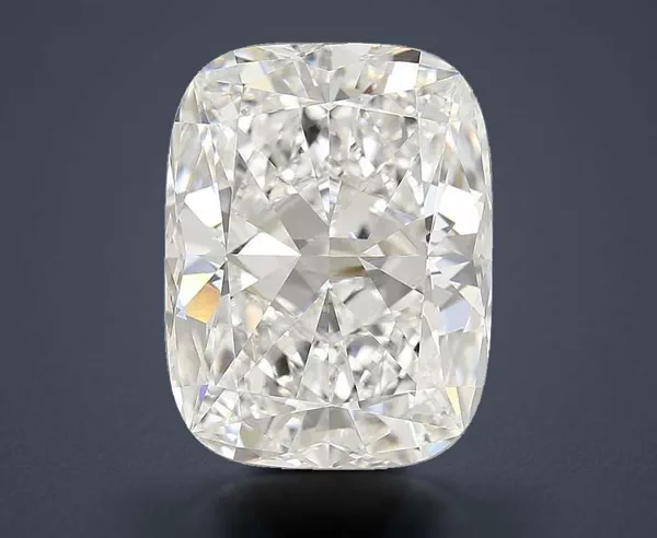 9 Carat · E · VVS2 Rare Carat Ideal Cut