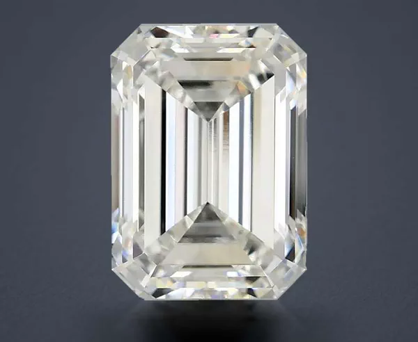 3.26 Carat · F · VVS2 Rare Carat Ideal Cut