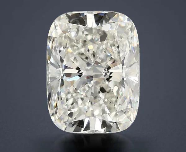 4.07 Carat · G · VS2 Rare Carat Ideal Cut