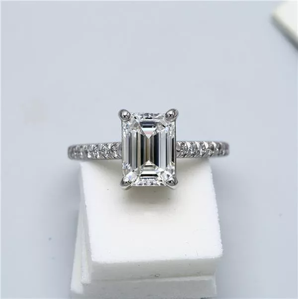 2.27 Carat · F · VVS2 Rare Carat Ideal Cut