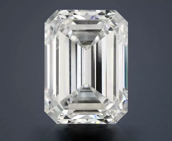 2.81 Carat · E · VS1 Rare Carat Ideal Cut