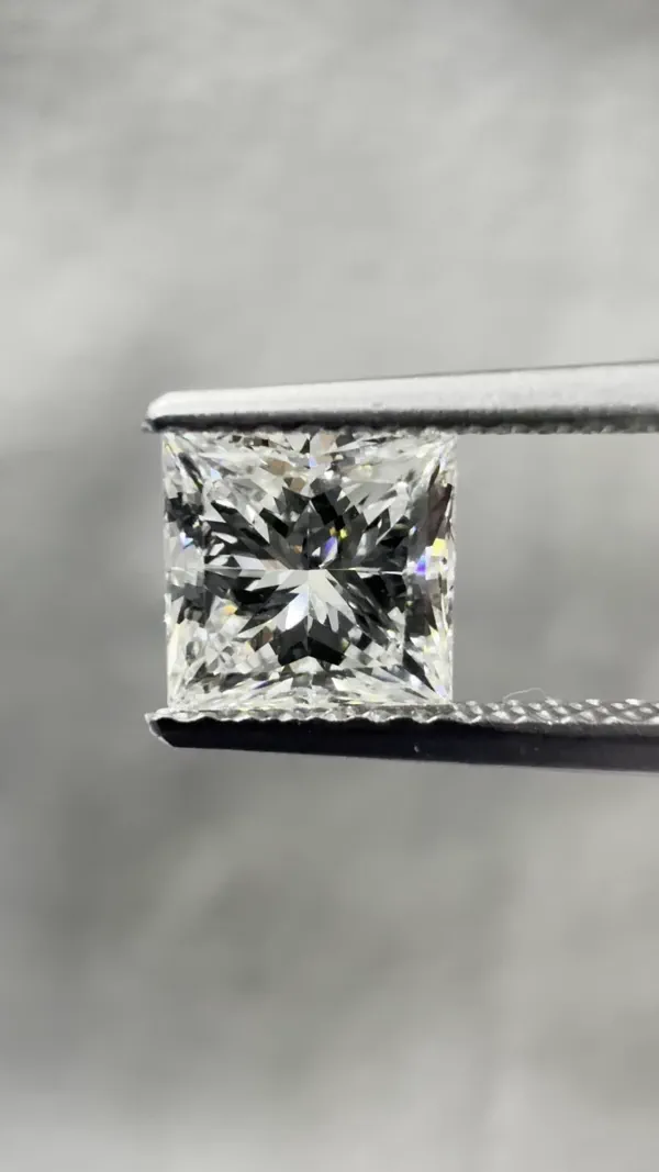 1.04 Carat · H · VS1 very good Cut